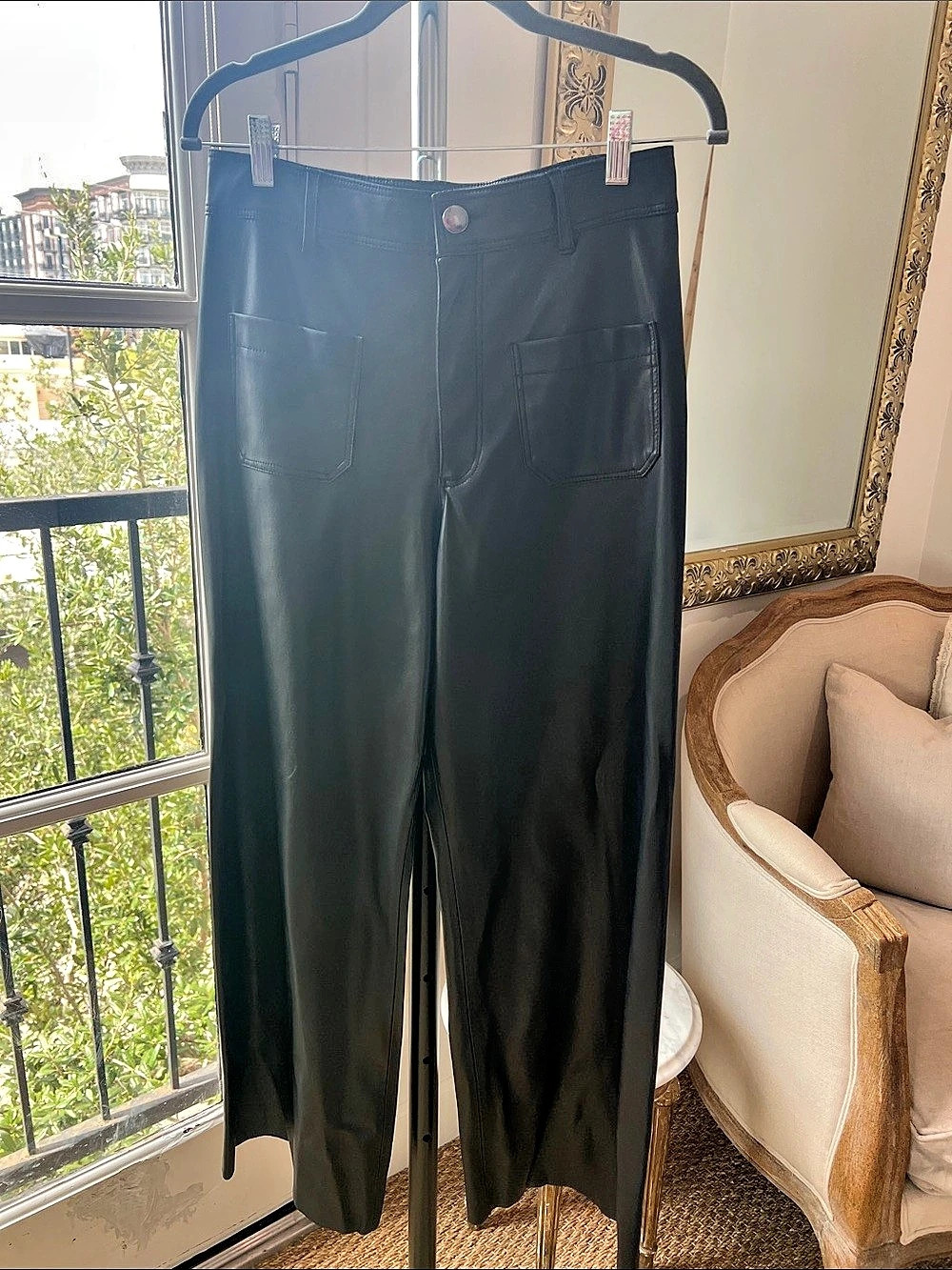 Zara women’s Faux Leather Wide-Leg Pants Black Size 8
